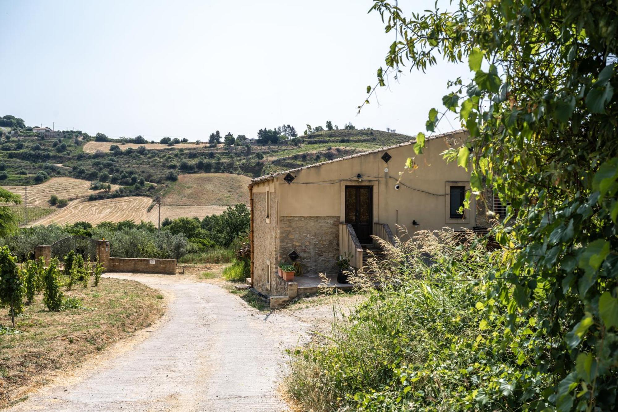 Cottage Immerso Nel Vigneto Caltagirone Bagian luar foto